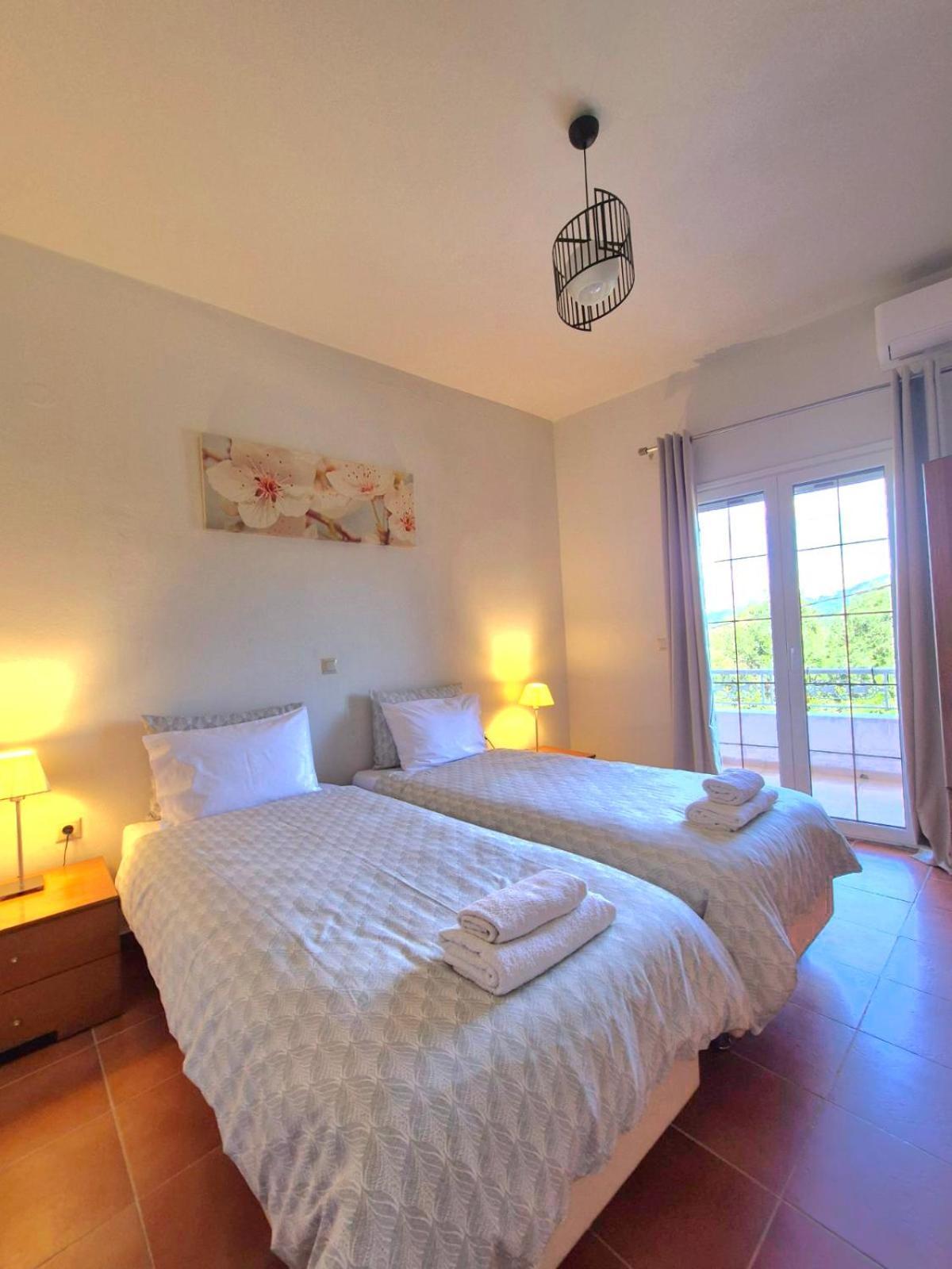 Ferienwohnung J&B Countryside Life Ágios Matthaíos Exterior foto