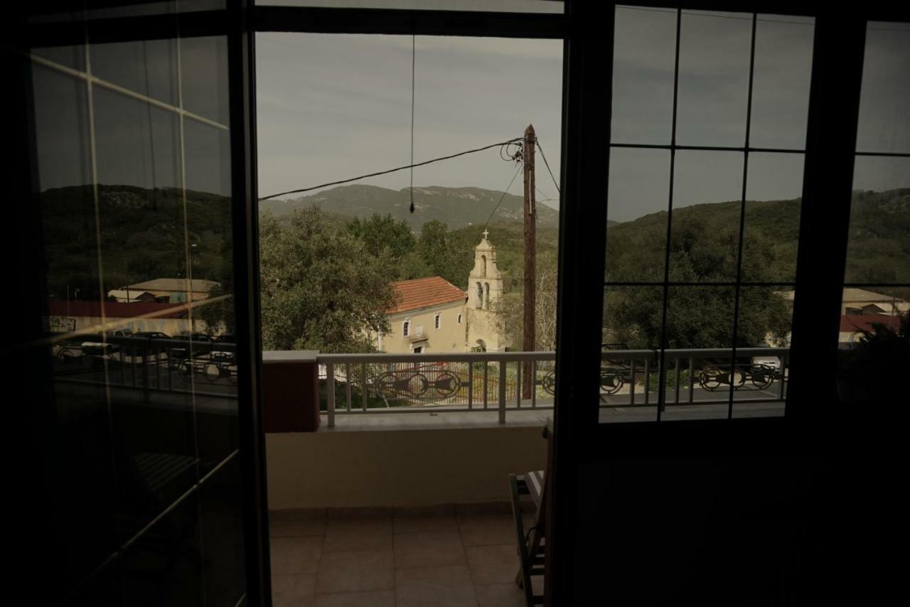 Ferienwohnung J&B Countryside Life Ágios Matthaíos Exterior foto