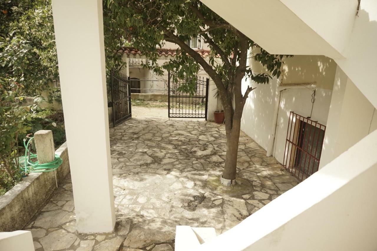 Ferienwohnung J&B Countryside Life Ágios Matthaíos Exterior foto